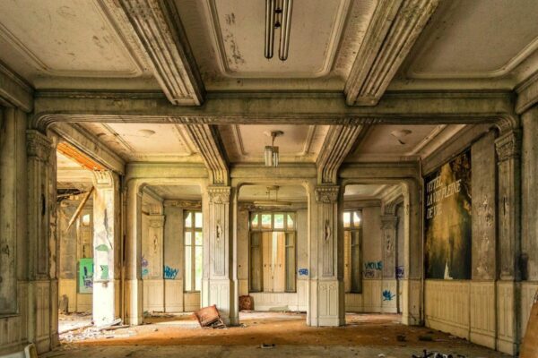 Things You Must Know About an Abandoned House